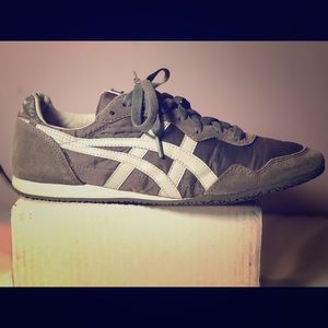 Onitsucka Tiger Stripes Tennis Shoes